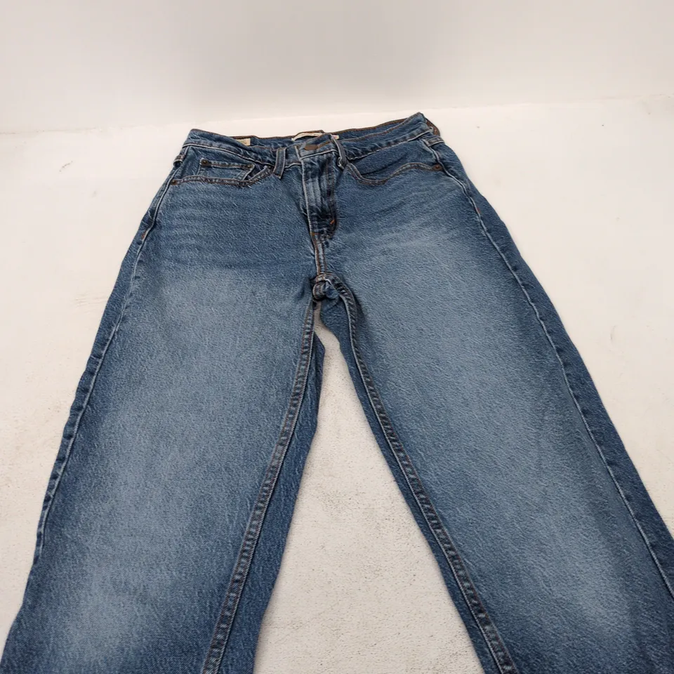 LEVI'S 80S MOM JEANS – UK 8 (W26 L30) – LIGHT WASH