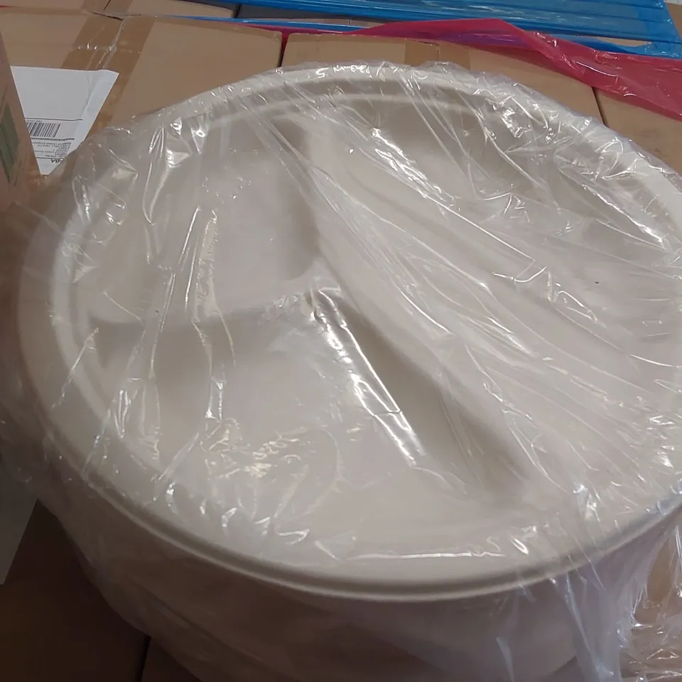 PALLET OF APPROXIMATELY 48 BOXES OF 200x 25.4CM (10" 3 COMPARTMENT) ROUND PULP MOLDED PLATES 