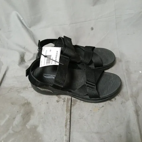 SKECHERS GO WALK ARCHFIT SIZE 4