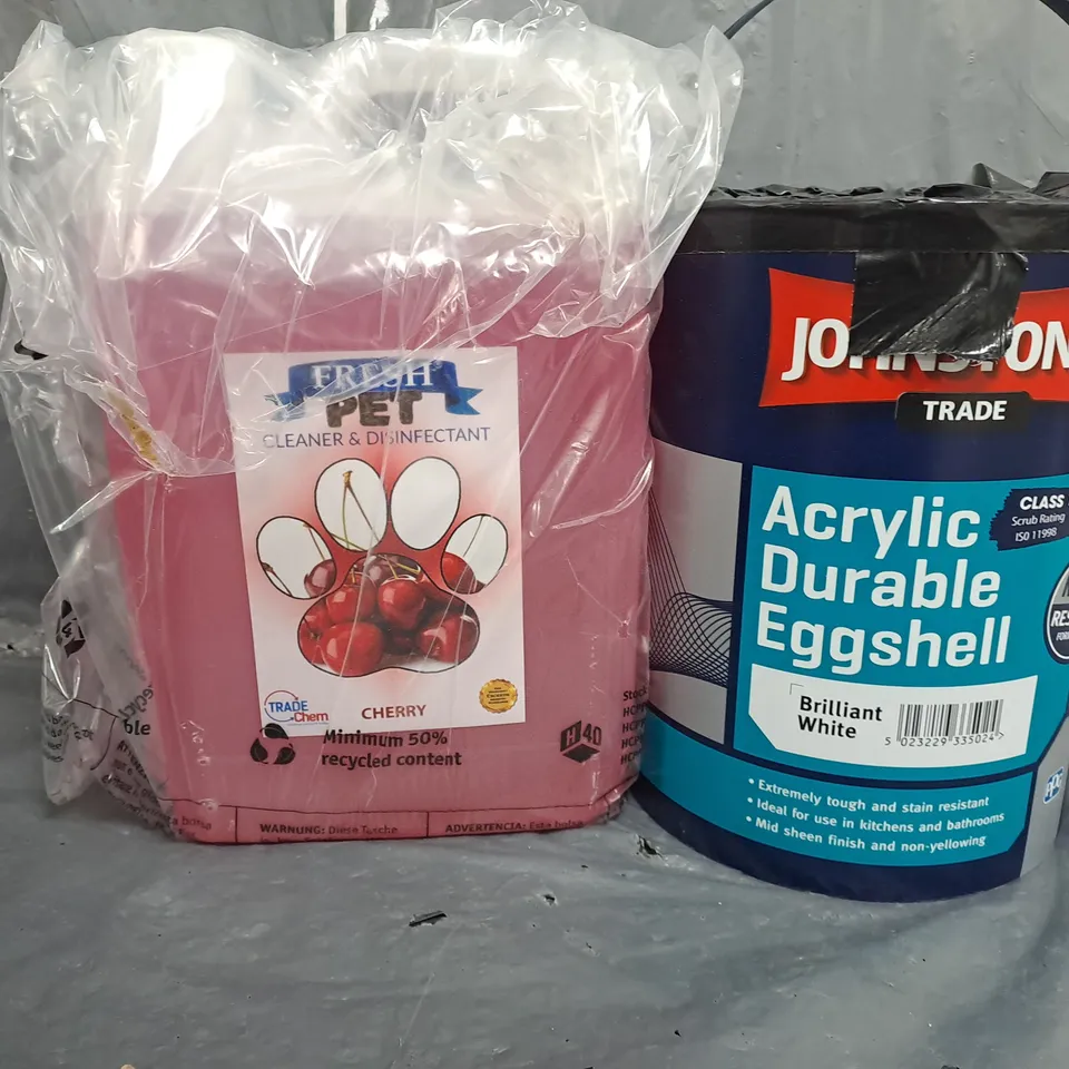 TOTE OF APPROXIMATELY 2 ASSORTED LIQUIDS TO INCLUDE - JOHNSTONES ACRYLIC DURABLE EGGSHELL & CLEANER & DISINFECTANT 