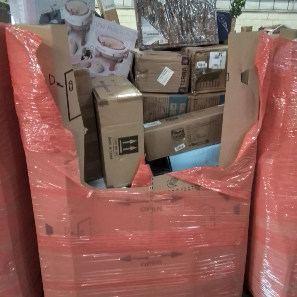 PALLET CONTAINING VARIOUS ASSORTED ITEMS TO INCLUDE: KNITTING MACHINES, TEAK PREMIUM END GRAIN CHOPPING BOARD, GREEN TENT, KIDS TRICYCLE AND LOTS MORE UNMARKED BOXED ITEMS 