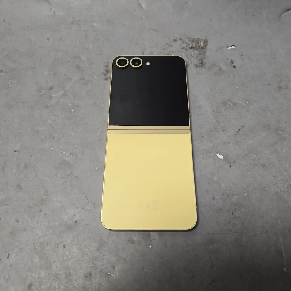 BOXED SAMSUNG GALAXY Z FLIP 6 