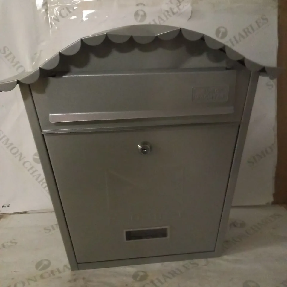 BURG-WACHTER MB01S SILVER CLASSIC WALL MOUNTED GALVANISED STEEL LOCKABLE WEATHERPROOF POST BOX
