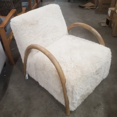 FAUX SHEEPSKIN FUR BAZALDUA ARMCHAIR