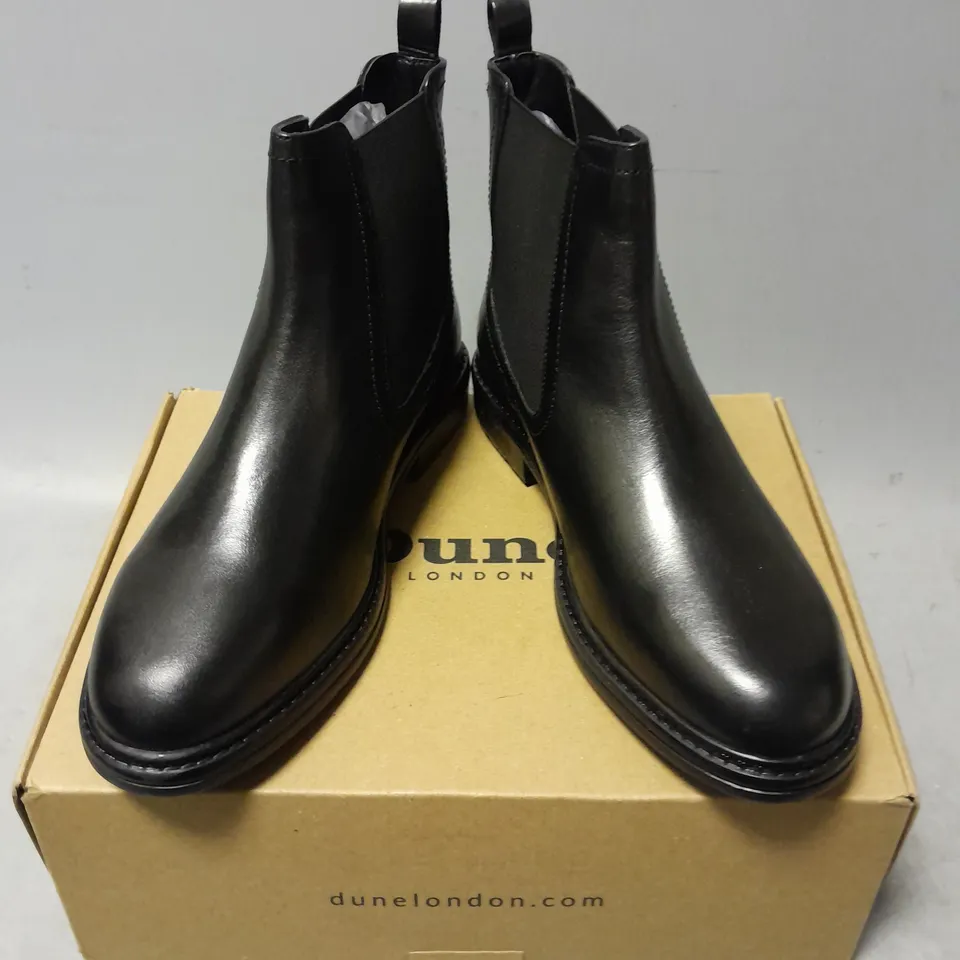 BOXED PAIR OF DUNE LONDON PERCEPTION LOW CHELSEA BOOT IN BLACK - SIZE 8