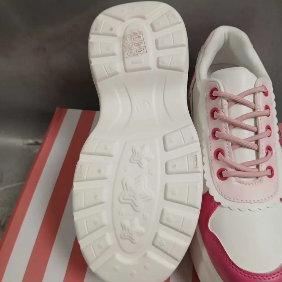 BOXED KOI X KETNIPZ LOVEABLE ANTICS CHUNKY TRAINERS PINK SIZE 5