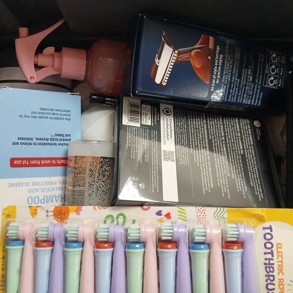 APPROXIMATELY 12 ASSORTED COSMETIC ITEMS INCLUDING VARIOUS MAKES AND BRANDS - COLLECTION ONLY