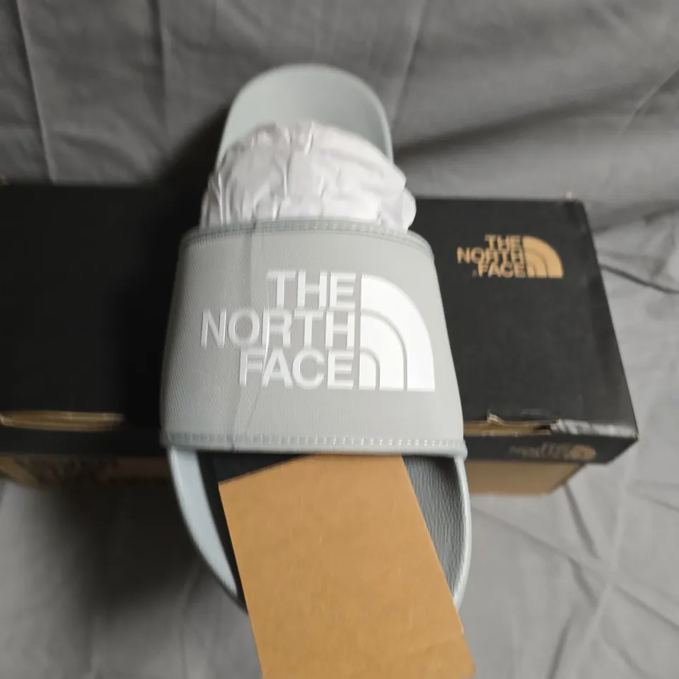 BOXED PAIR OF THE NORTH FACE BASE CAMP SLIDERS - UK SIZE 7