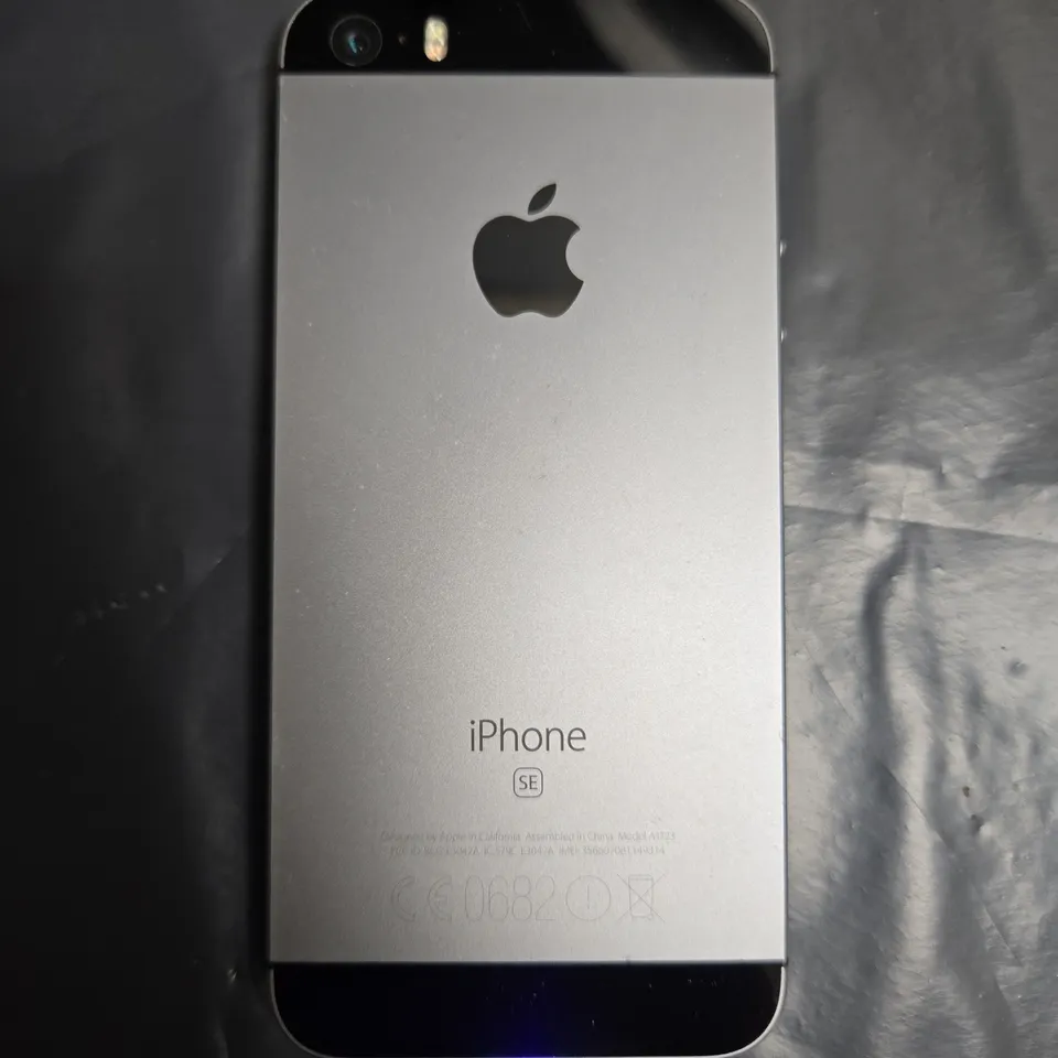 APPLE IPHONE SE SMARTPHONE 