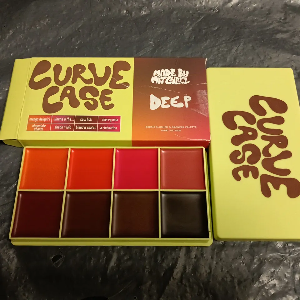 MADE BY MITCHELL CURVE CASE DEEP CREAM BLUSHER & BRONZER PALETTE