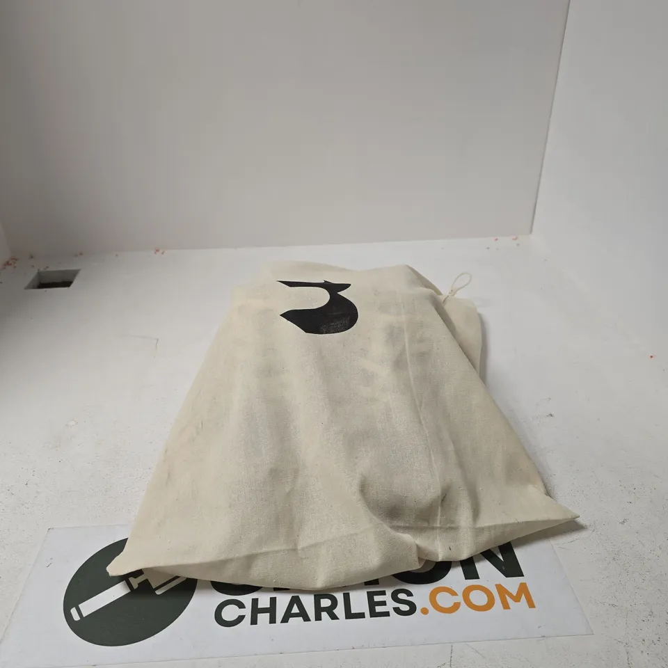 BERHSKA WHITE/GREY UK 9 TRAINER IN BAG UNBOXED