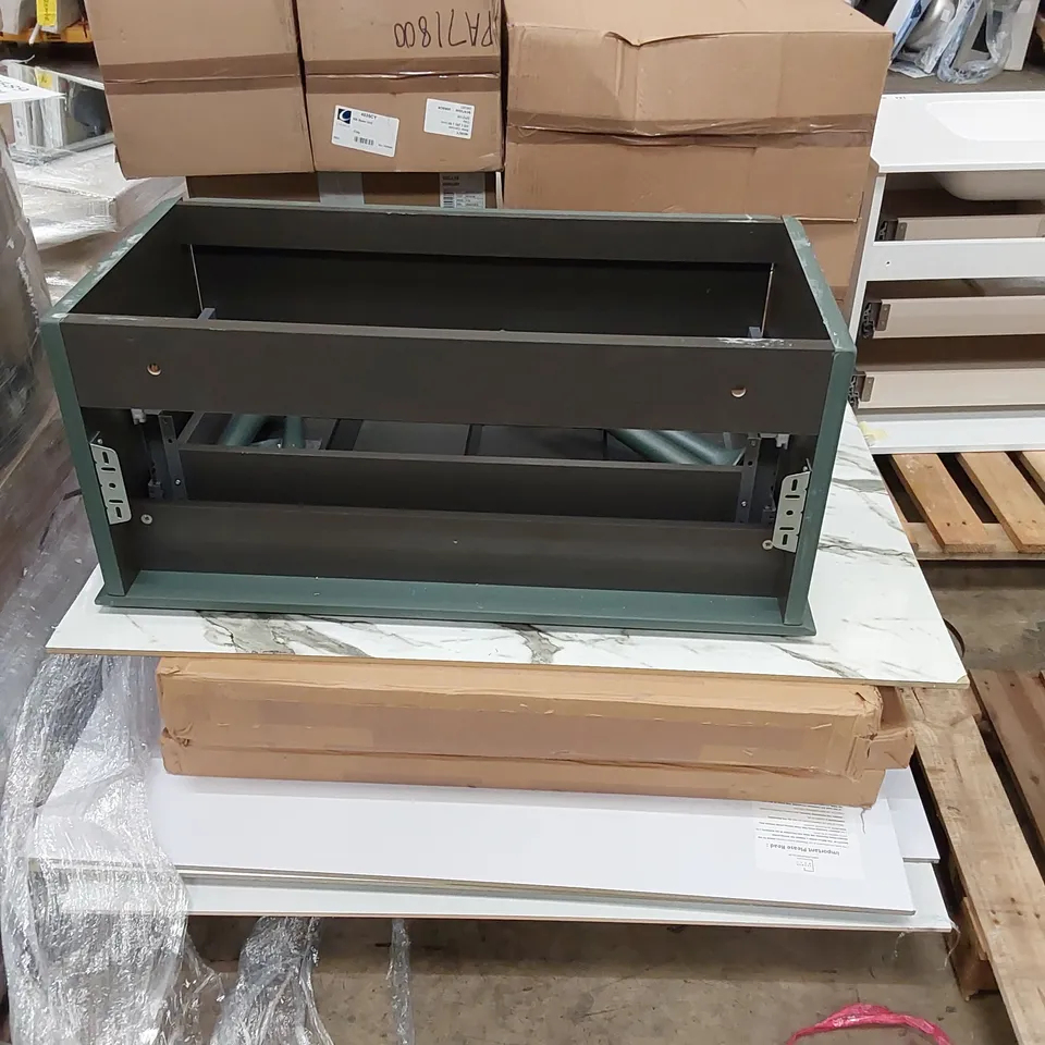 PALLET TO CONTAIN ASSORTED BATHROOM PRODUCTS. INCLUDING SHOWER PANELS, VANITY PARTS AND UNIT ETC, VANITY BASINS ETC