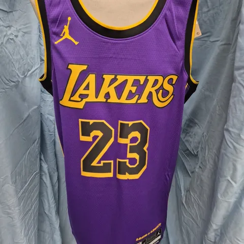 NIKE NBA LAKERS JERSEY β LEBRON JAMES, PURPLE, NUMBER 23 (UK L) β STATEMENT EDITION