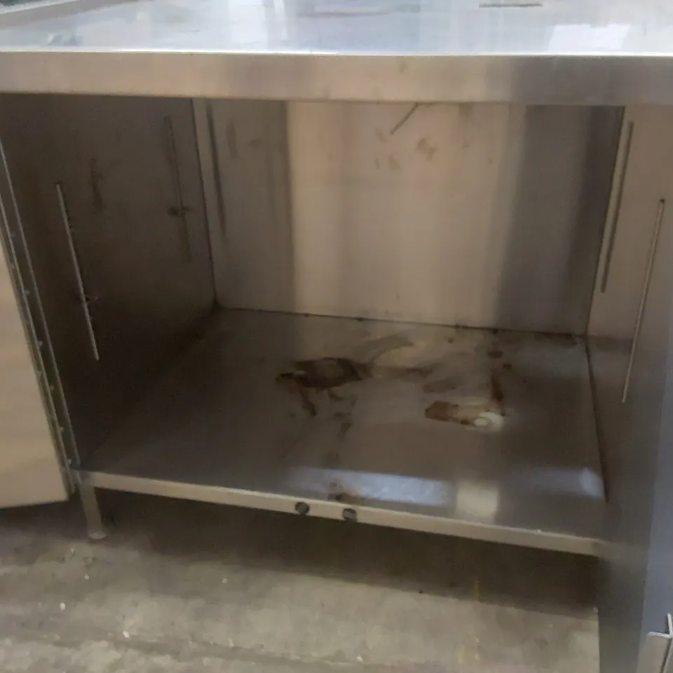COMMERCIAL FOOD PREP TABLE WITH TEMPERATURE CONTROLLED STORAGE AND CABINET