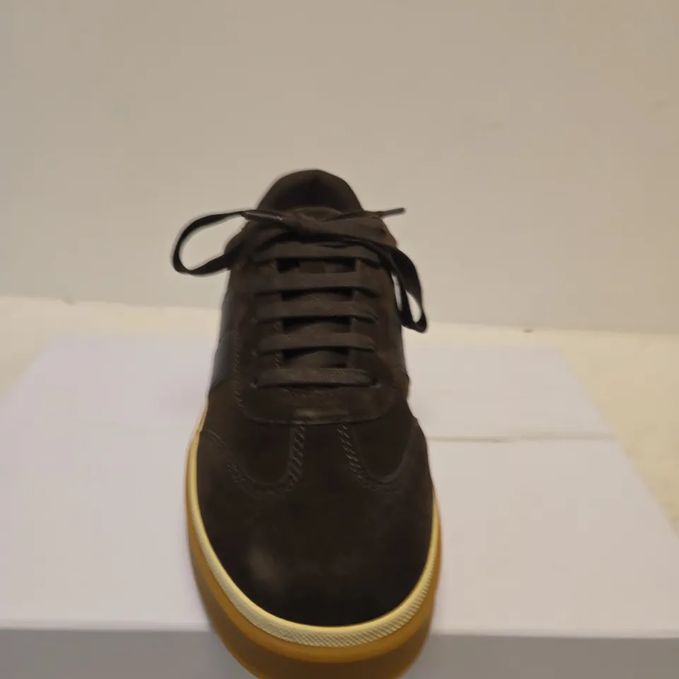 BOXED PAIR OF REISS LIZZIE SUEDE TRAINER – UK SIZE 5