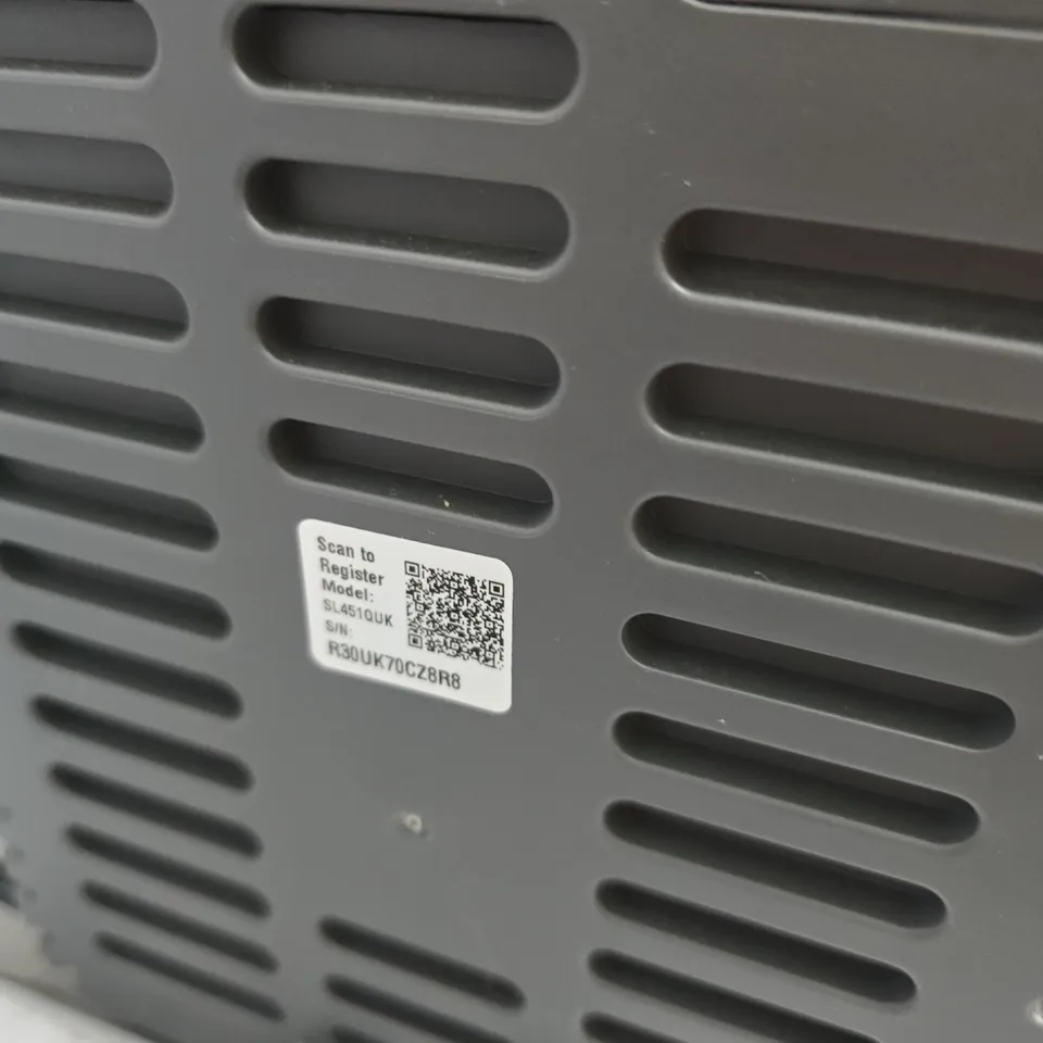NINJA COUNTERTOP OVEN WITH DIGITAL CONTROLS – AIR FRY, ROAST, BAKE, DEHYDRATE . NOT TESTED .