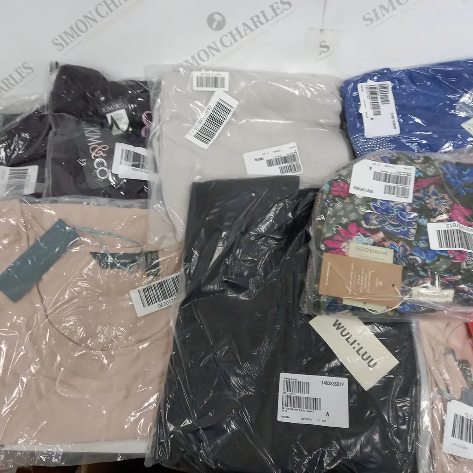 LOT OF 10 ASSORTED BAGGED CLOTHING ITEMS TO INCLUDE RUTH LANGSFORD AND MONSOON