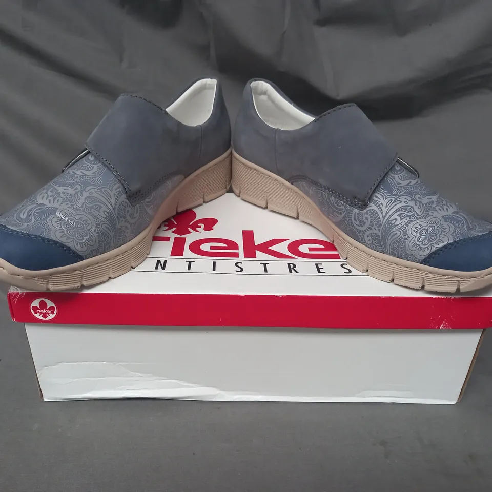 BOXED PAIR OF RIEKER SLIP-ON SHOES IN BLUE SIZE 6.5