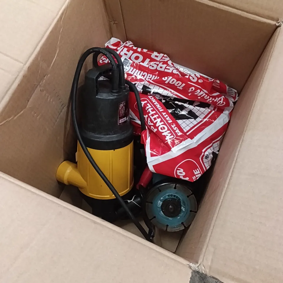 BOXED MAKITA GA4530RKD/2 115MM ANGLE GRINDER WITH DIAMOND DISC (230V) (1 BOX)