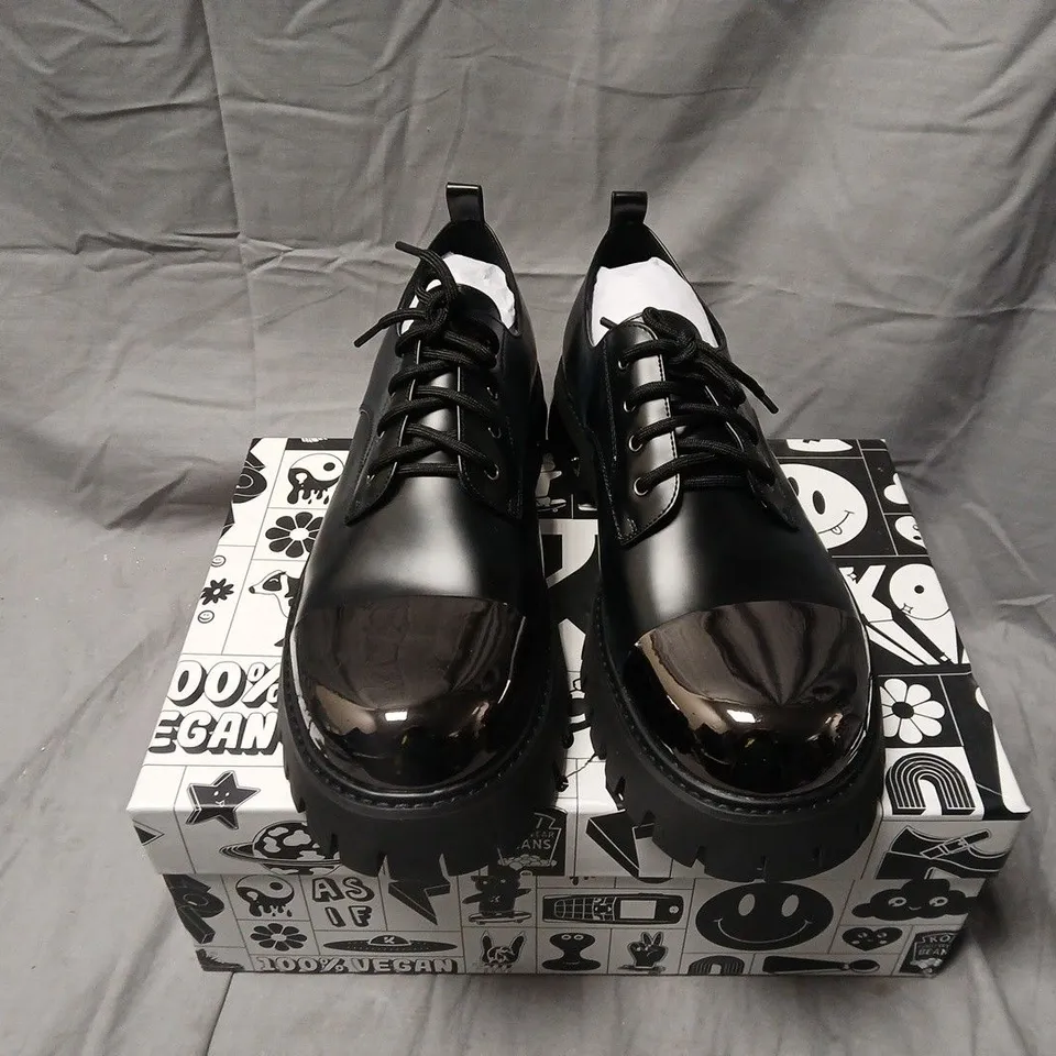 BOXED KOI SHELOB MENS METAL TOE CAP SHOES IN BLACK - UK 11