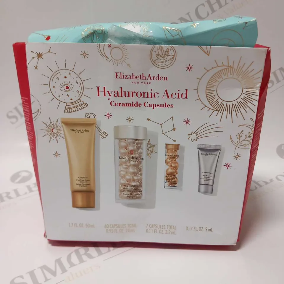 BOXED ELIZABETH ARDEN HYALURONIC ACID CERAMIDE CAPSULES GIFT SET