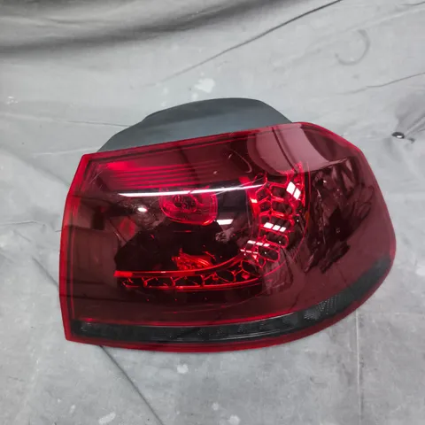 VLAND TAIL LIGHT ASSEMBLY