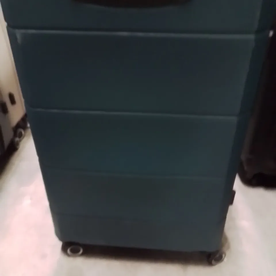 LUGG TRAVEL SUITCASE 