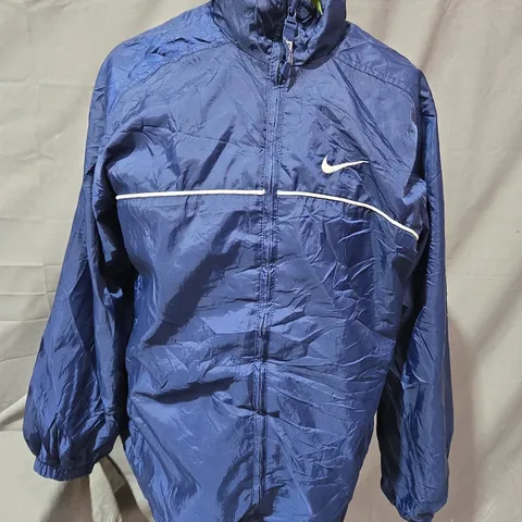 NIKE WINDBREAKER JACKET IN NAVY MULTI SIZE L