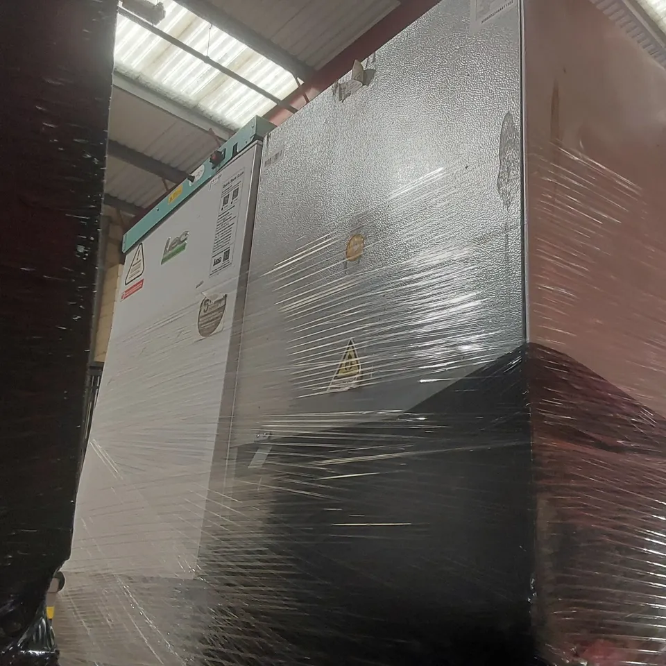 PALLET CONTAINING APPROXIMATELY 4x ASSORTED LEC MEDICAL FRIDGES