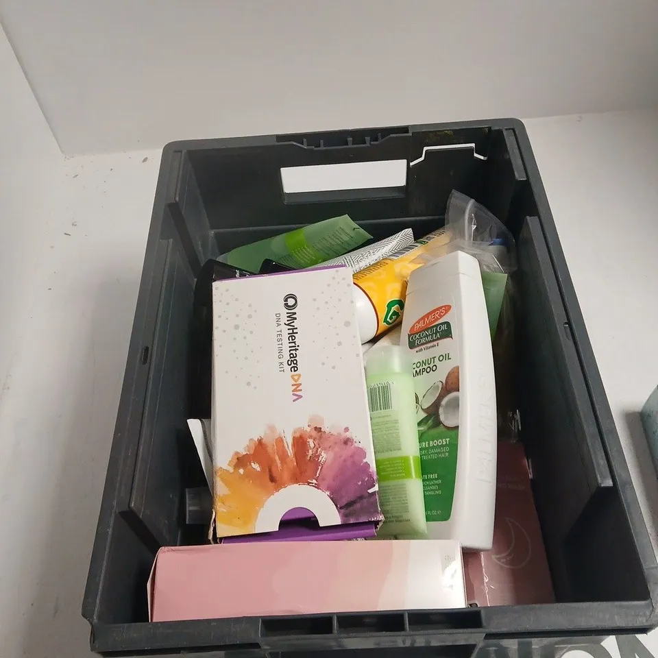 TOTE OF APPROXIMATELY 14 ASSORTED HEALTH AND BEAUTY ITEMS TO INCLUDE: 2X MADE BY MITCHELL ASSORTED PRODUCTS