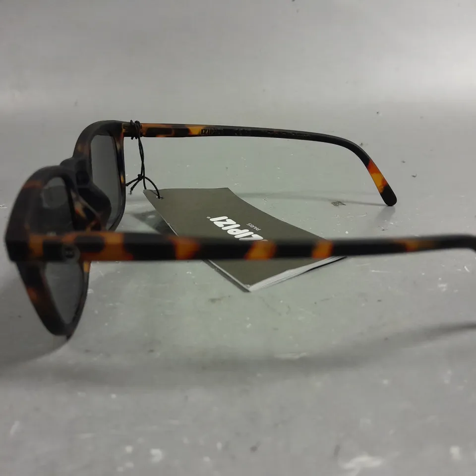 IZIPIZI JUNIOR GLASSES WITH BROWN FRAME - 5/10 YEARS