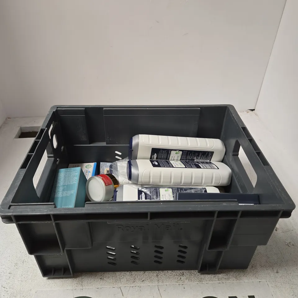 APPROXIMATELY 15 ASSORTED BEAUTY PRODUCTS INCL;DU9ING NIVEA SHOWER GEL, TEMPLESPA SHOWER CREAM AND ALPECIN CAFFEINE SHAMPOO