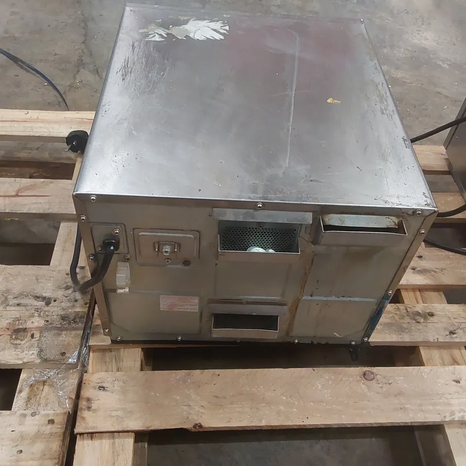 PANASONIC COMMERCIAL MICROWAVE OVEN