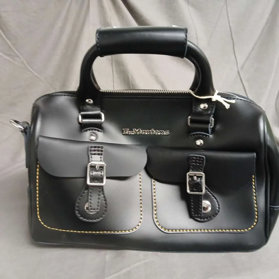 DR MARTENS HANDBAG IN BLACK