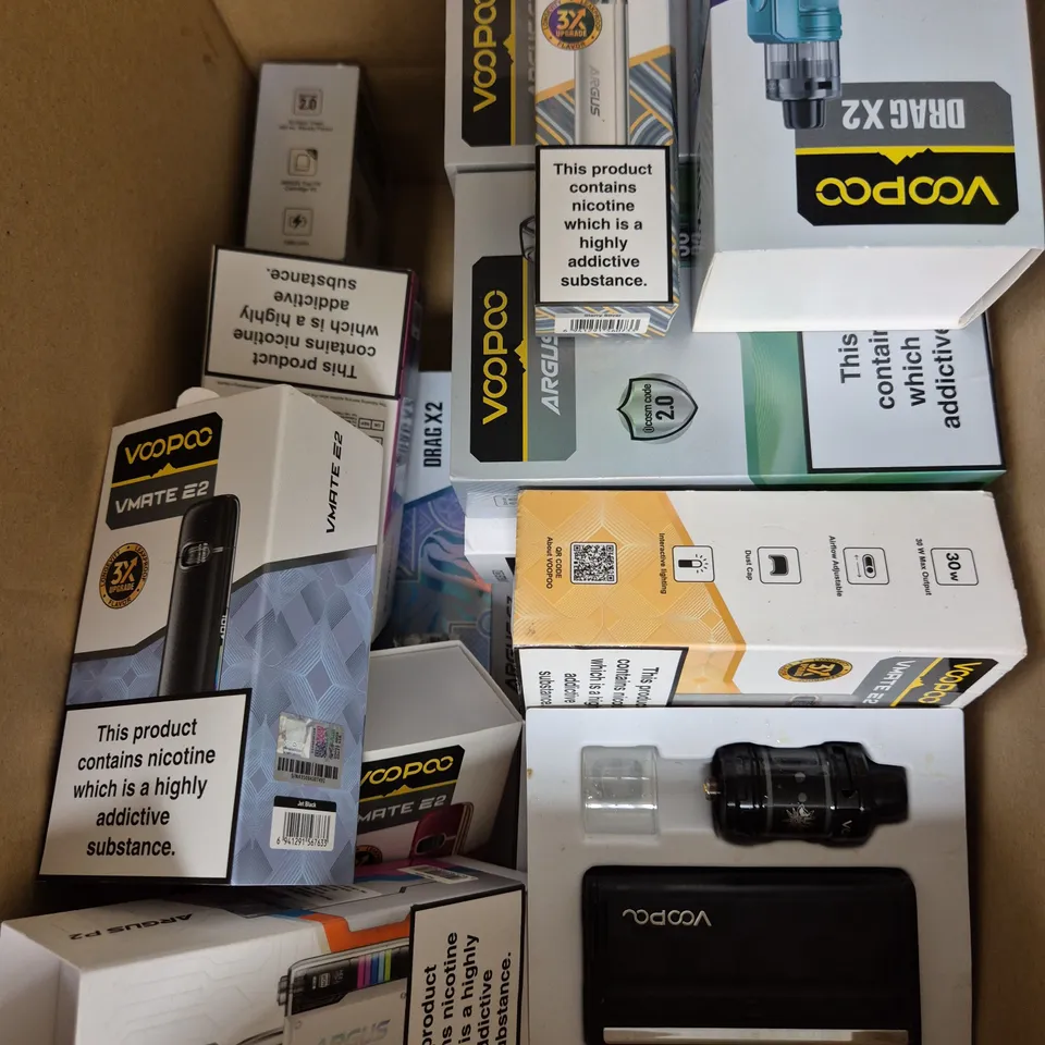 APPROXIMATELY 15 ASSORTED E-CIGARETTE PRODUCTS TO INCLUDE - VAPORESSO, VOOPOO, SONDER ETC 