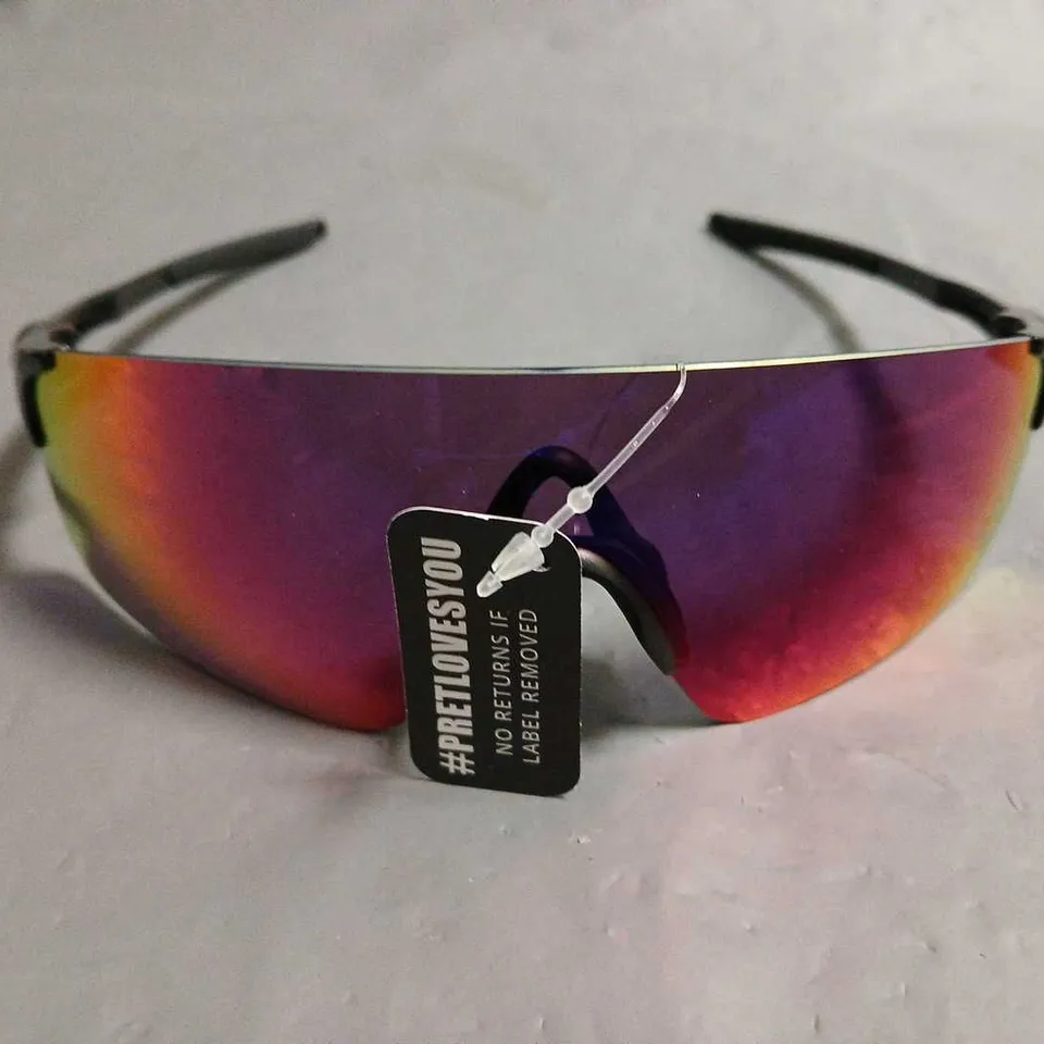 BOXED PAIR OF OAKLEY SPORTS STYLE GLASSES