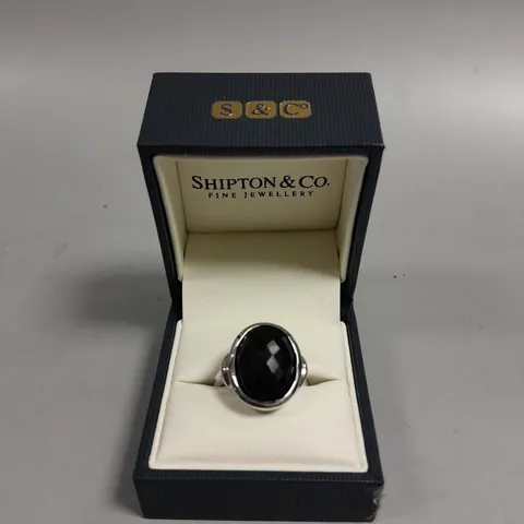 SHIPTON & CO BLACK STONE RING