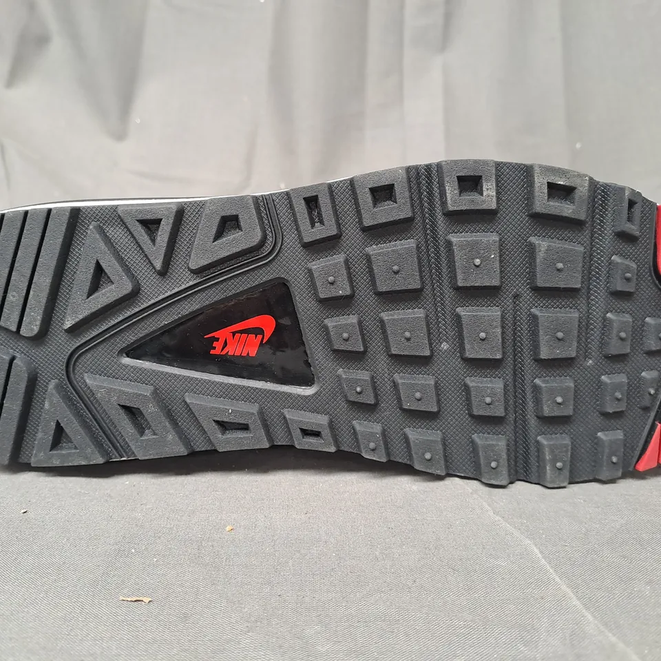 BOXED PAIR OF NIKE AIR MAX SHOES IN GREY UK SIZE 7.5
