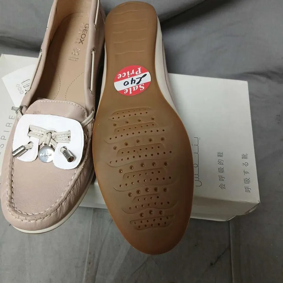 GEOX YUKI TAUPE SMOOTH LEATHER LOAFER – UK 8 (EU 42)