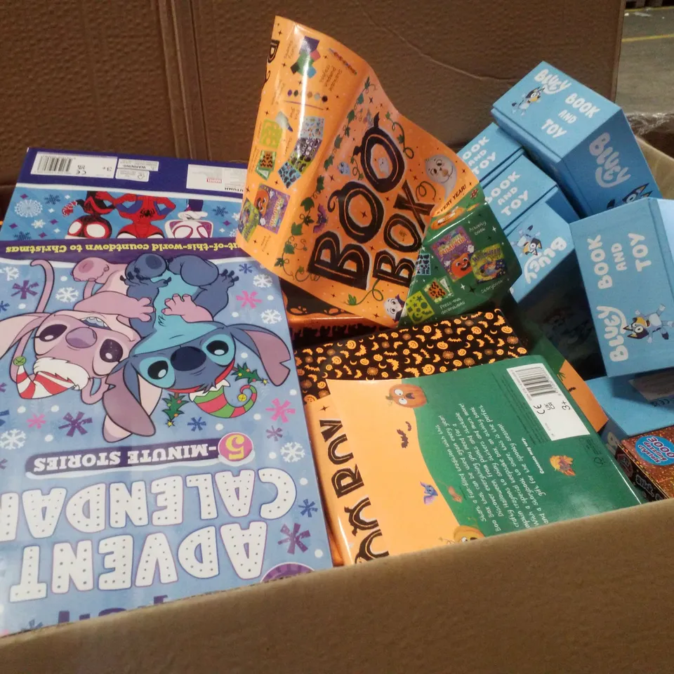 PALLET CONTAINING ASSORTED CHILDRENS ACTIVITY BOOKS/SETS INCLUDING BEANO ANNUAL 2026, MATCH! ANNUAL 2026, STITCH ADVENT CALENDAR, BLUEY BOOK AND TOY & BOO BOX