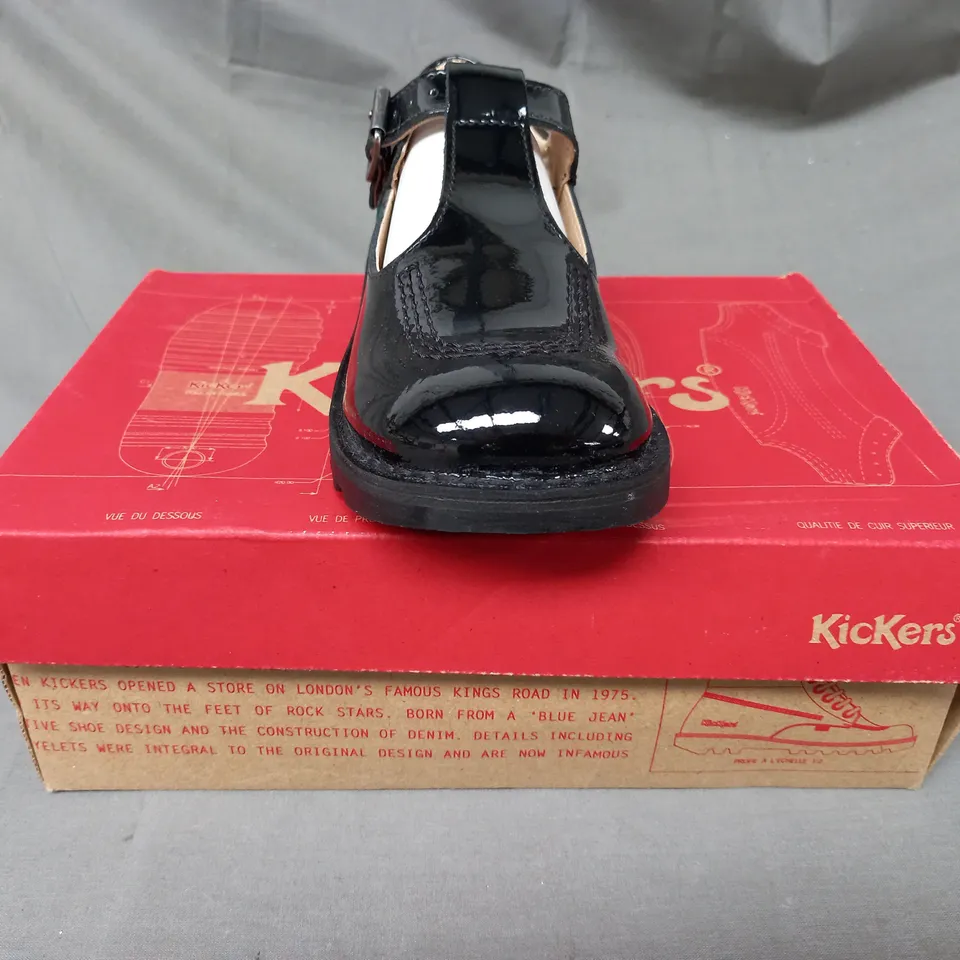 BOXED PAIR OF KICKERS SHOES IN GLOSSY BLACK EU SIZE 34