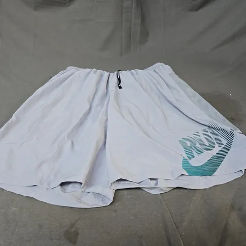 NIKE RUN CASUAL SHORTS SIZE L