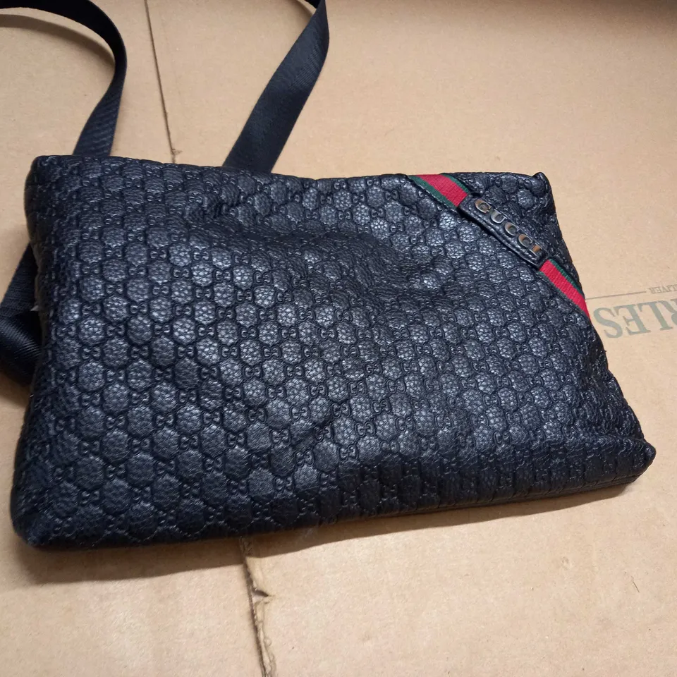 GUCCI LEATHER CROSS BODY BAG