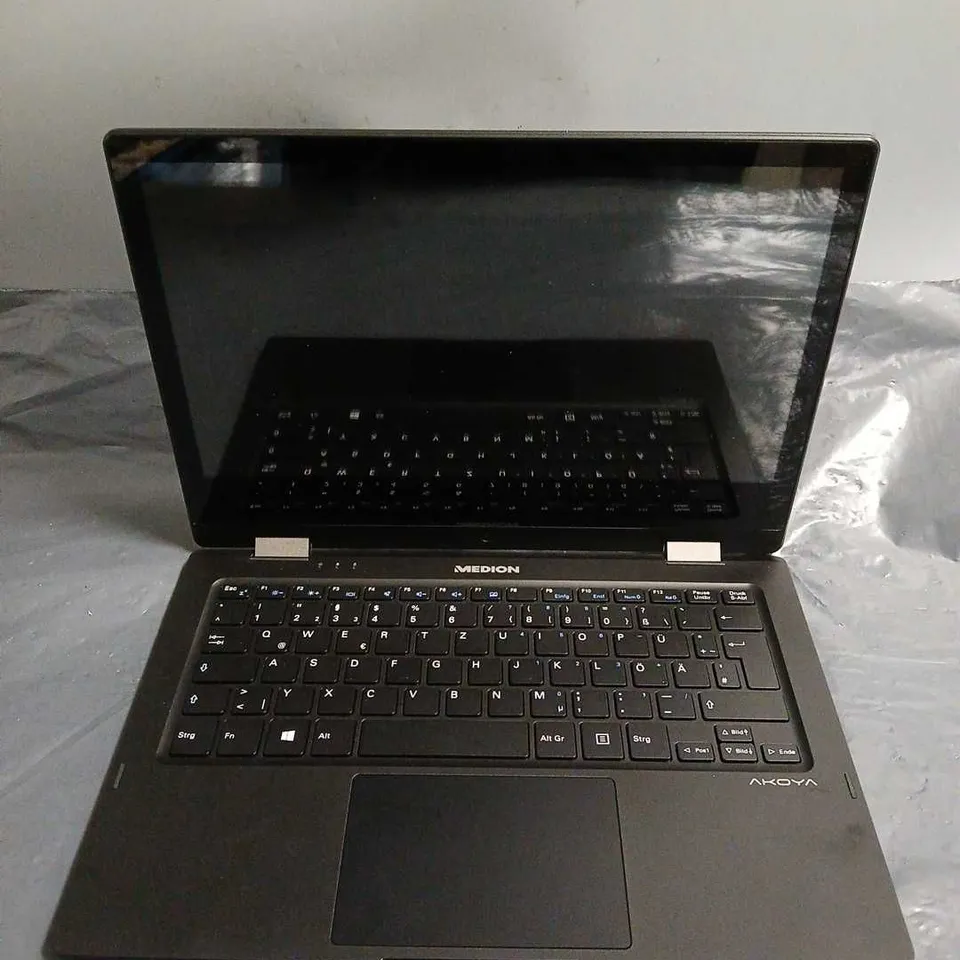 MEDION AKOYA BLACK LAPTOP - MODEL UNSPECIFIED 