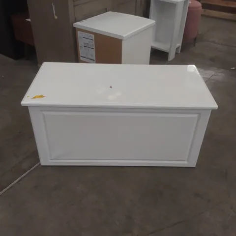 FULLY ASSEMBLED JACEY BLANKET BOX