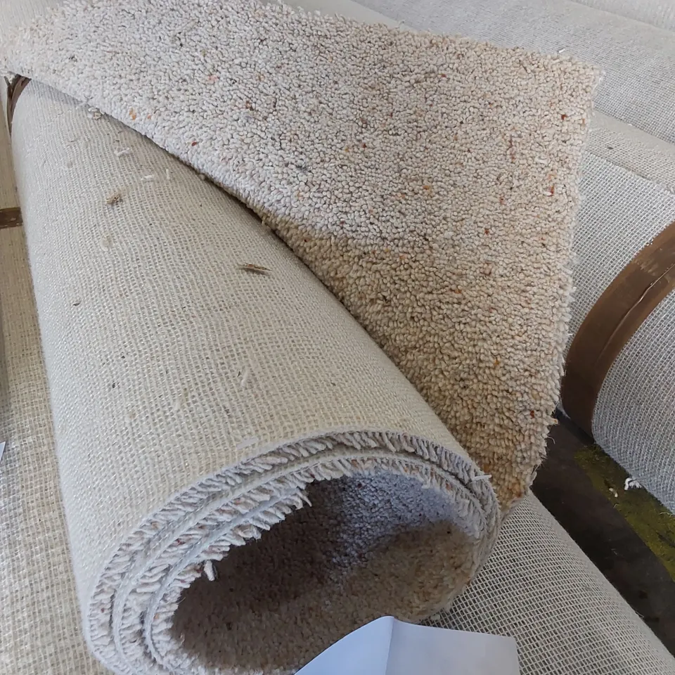 ROLL OF QUALITY ORION BELLATRIX CARPET // SIZE APPROX: 5m X 1.6m