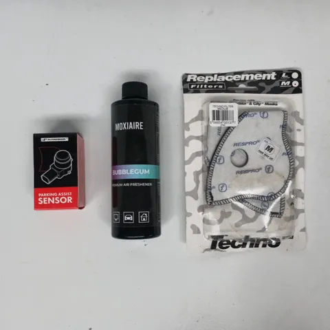 APPROXIMATELY 10 ASSORTED VEHICLE ITEMS TO INCLUDE PARKING ASSIST SENSOR, ETC