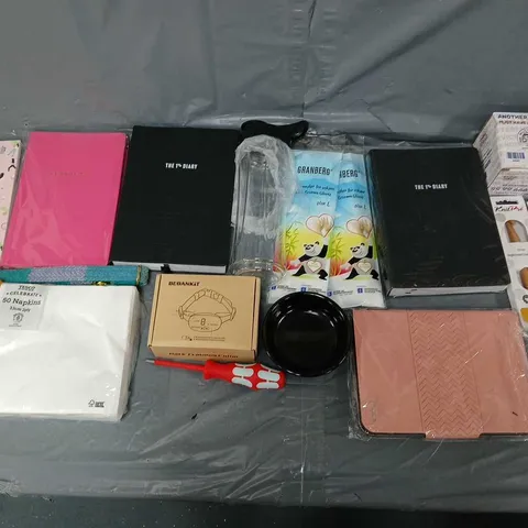 APPROXIMATELY 10 ASSORTED HOUSEHOLD ITEMS TO INCLUDE - THE 1% DIARY, AUAUA CASE, AND BIODEGRADABLE POOP BAGS ETC. 