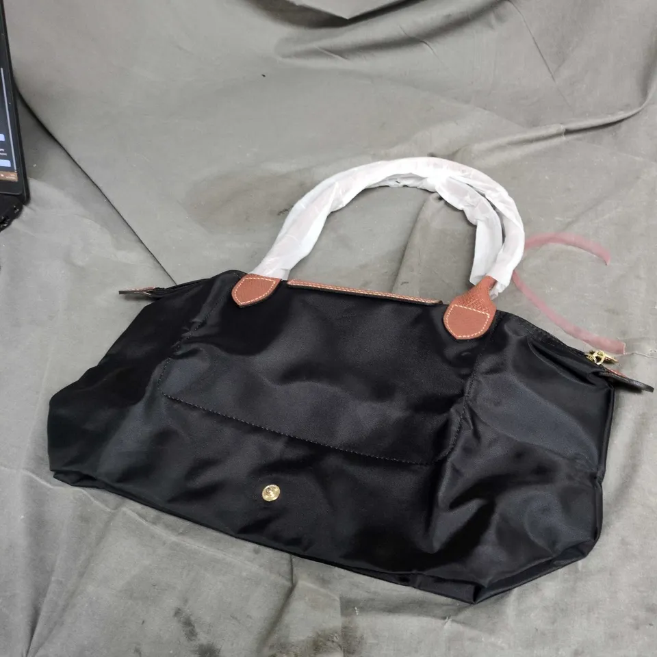 LONGCHAMP LE PLIAGE TOTE BAG – BLACK NYLON WITH TAN LEATHER TRIM