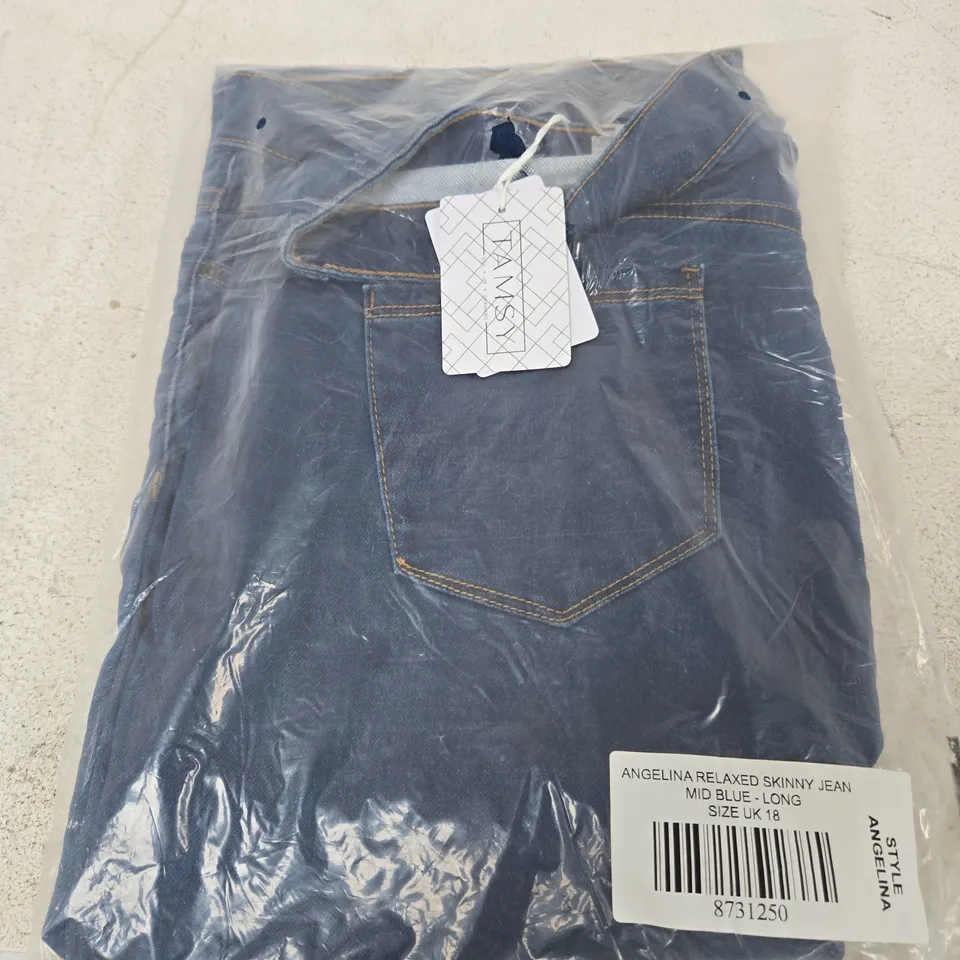 TAMSY ANGELINA RELAXED SKINNY JEANS – UK 18